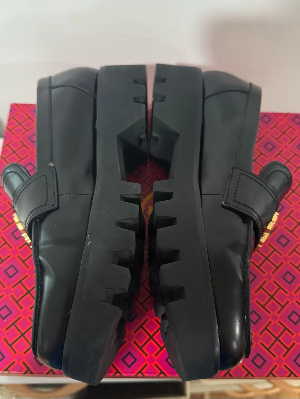 Tory Burch Mini Everly Chunky Lug Sole Leather Loafers Black Gold Logo 8.5 $398